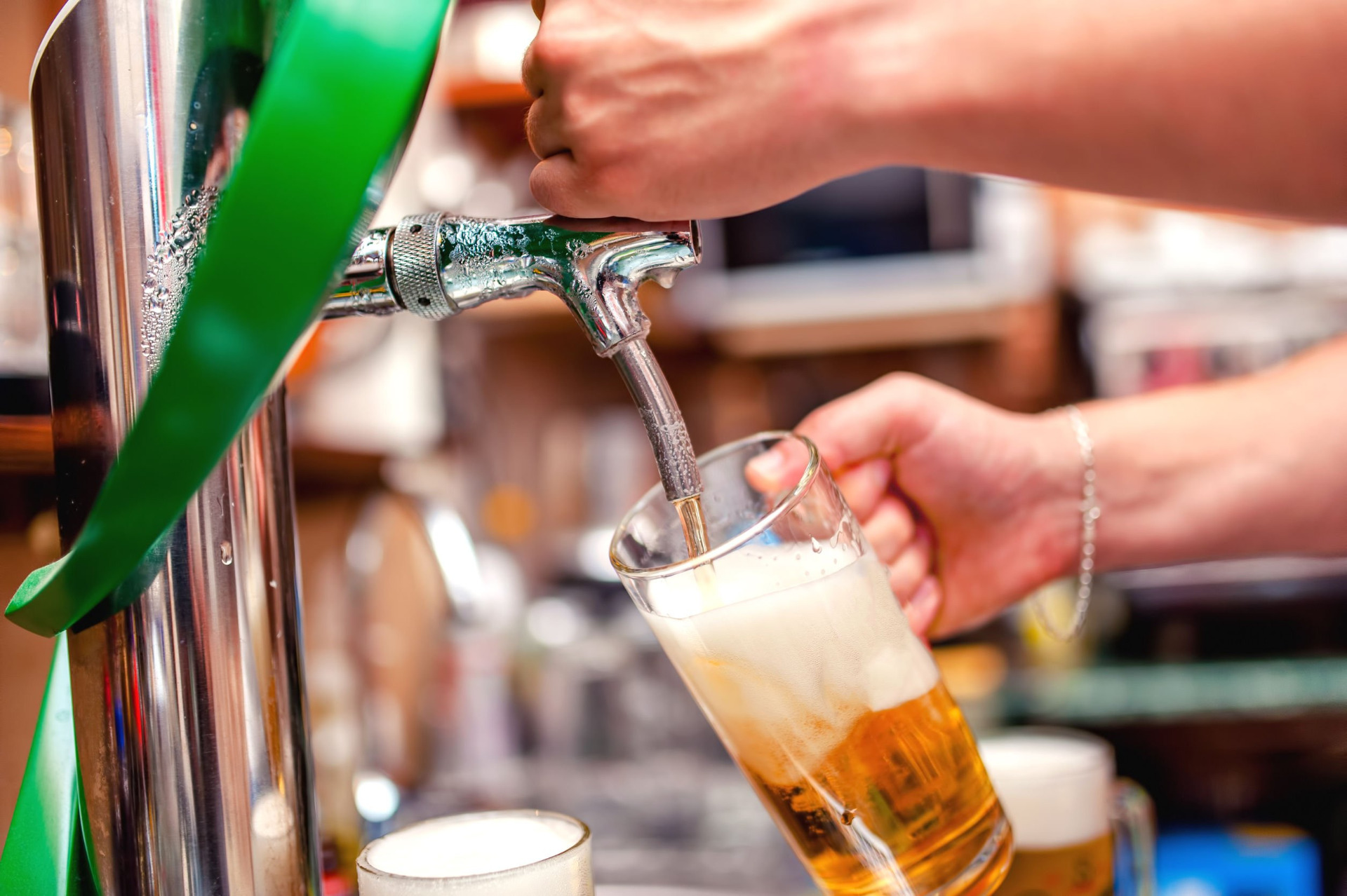 Půjčení pípy Praha 10, dovoz piva, prodej piva, sudové pivo
